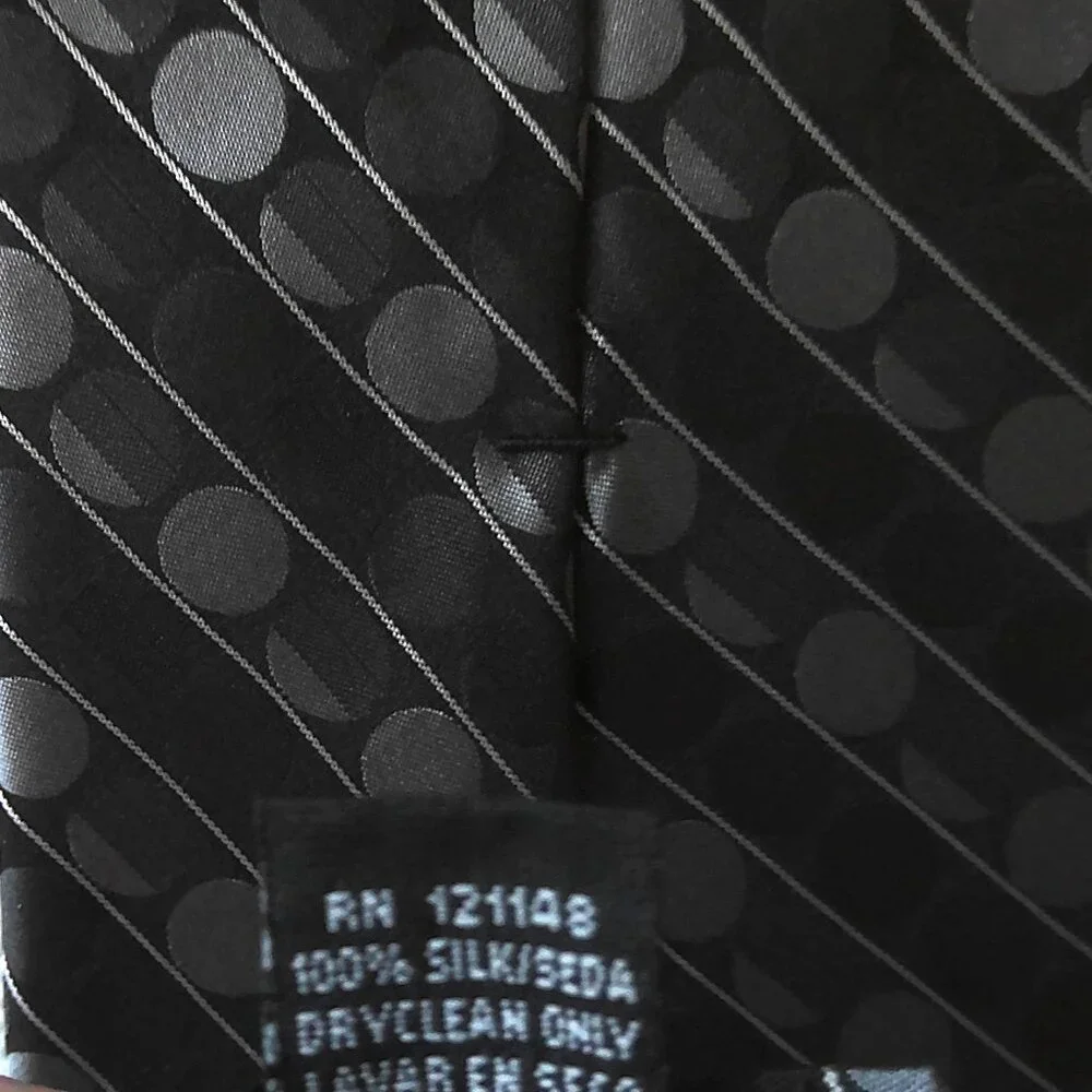 Axcess Claiborne Company Men's Tie 100% Silk Black & Gray Dots & Stripes EUC